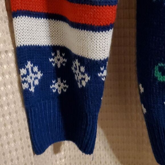 Party Sweater Dec 25 th size S - Picture 3 of 6